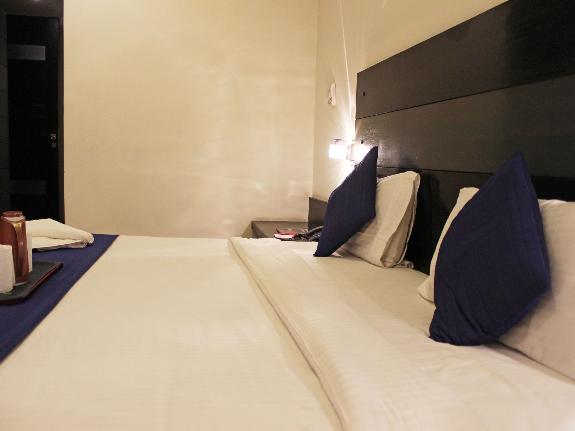 Oyo 605 Hotel Camria Ґурґаон Екстер'єр фото